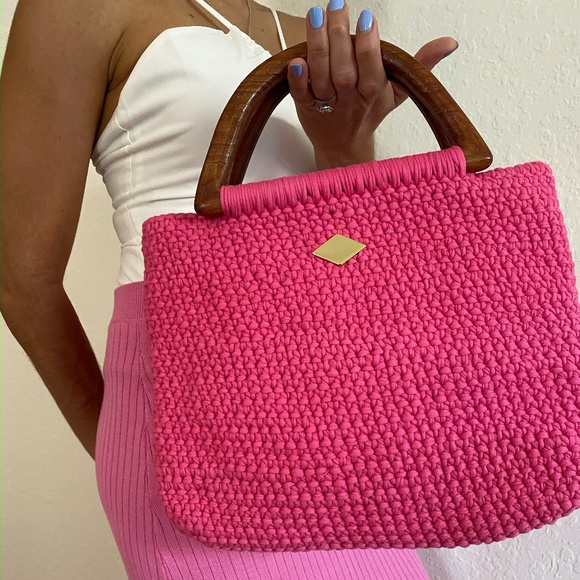 Handwoven Purse with wooden handles - Picture 3 of 4